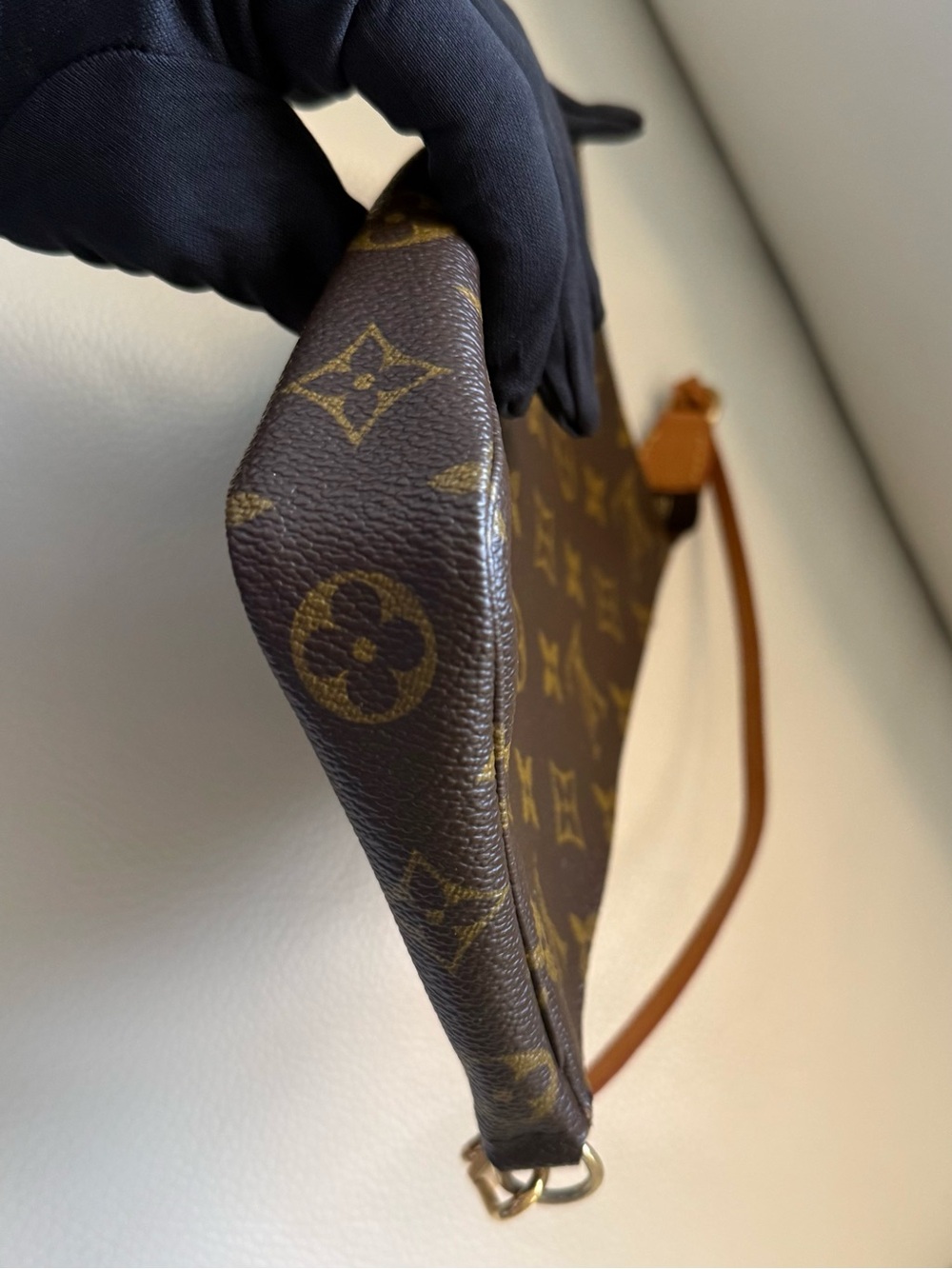 Louis Vuitton Monogram Pochette Accessoires - Brown Monogram with Vachetta Strap - Picture 6 of 9